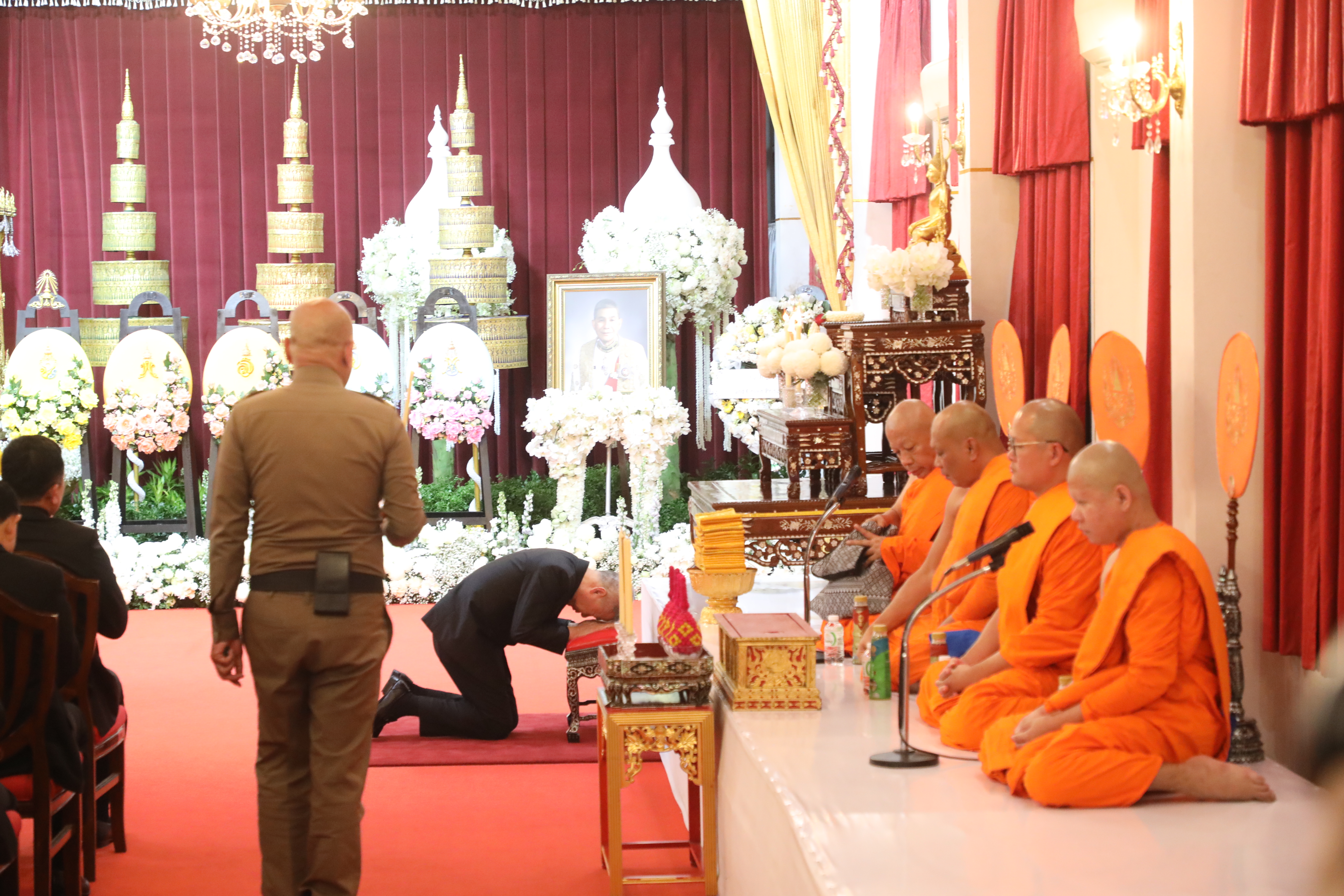 title - ส.ป.ก. ร่วมอาลัย เข้าร่วมงานสวดพระอภิธรรม นายจรัลธาดา กรรณสูต องคมนตรี อดีตปลัดกระทรวงเกษตรและสหกรณ์